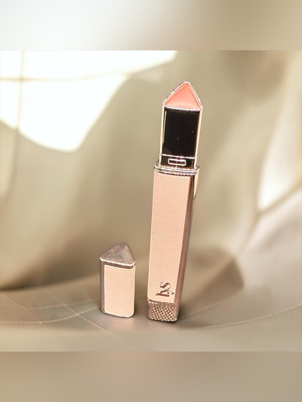 👄LYS Beauty👄Speak Love Lip-Plumping Glossy Lip Balm in Truthful/NIP